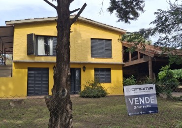 CASA ESQUINA EN VENTA EN UNA DE LAS ZONAS MAS ELEGIDAS DE VILLA DEL DIQUE